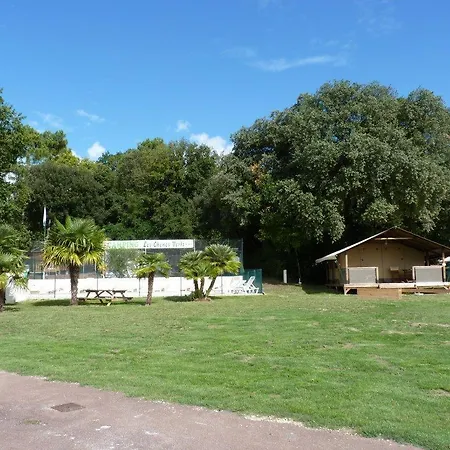 Les Chenes Verts Camping 3*